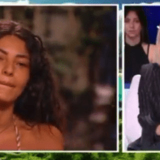 Isola dei famosi, Simona Ventura contro Jasmine: &quot;Chiedi scusa a Chiara. Come ti permetti?&quot;