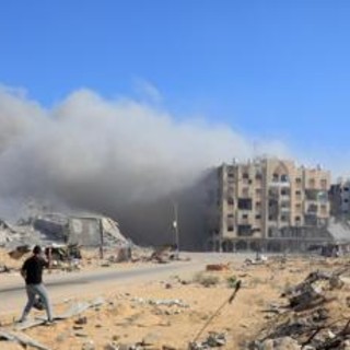 Gaza, difesa civile palestinese: &quot;Raid su tenda giornalisti a Khan Younis, 2 morti&quot;