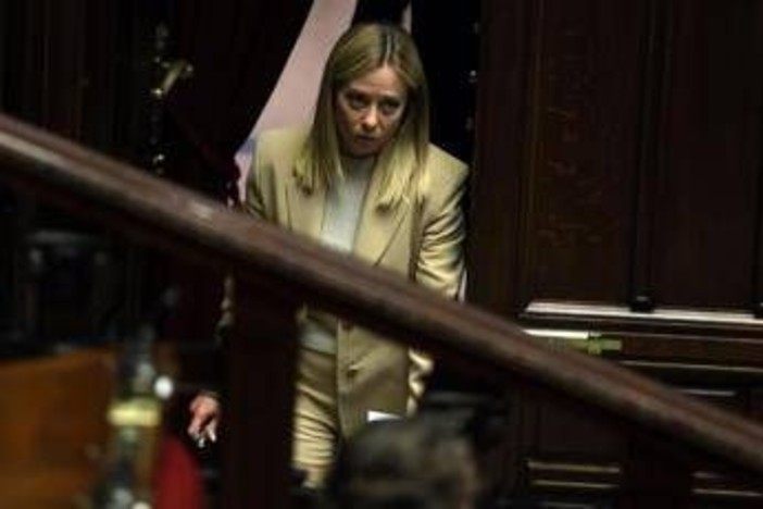 Entrate dimezzate per Meloni nel 2025, ecco la dichiarazione dei redditi Entrate dimezzate per Meloni nel 2025, ecco la dichiarazione dei redditi