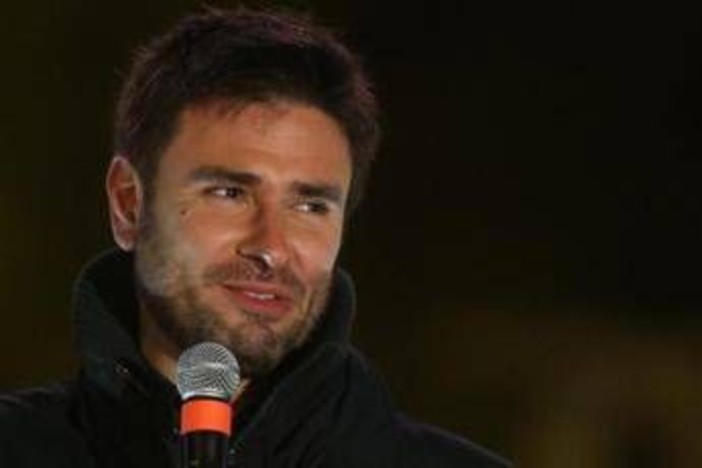 Alessandro Di Battista, come sta dopo l’operazione: è sedato e in terapia intensiva Alessandro Di Battista, come sta dopo l’operazione: è sedato e in terapia intensiva
