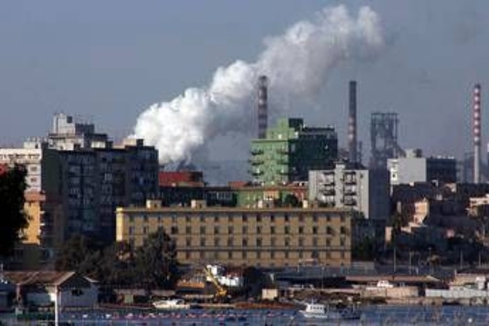 Ex Ilva, sindaco Taranto impone stop centrale termoelettrica Ex Ilva, sindaco Taranto impone stop centrale termoelettrica