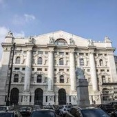 Borsa, lusso alla prova delle trimestrali: tra segnali di ripresa e incognite globali Borsa, lusso alla prova delle trimestrali: tra segnali di ripresa e incognite globali