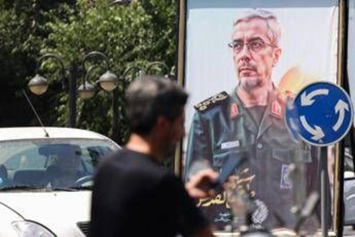 &quot;Hai 12 ore per fuggire o ti elimino&quot;, la telefonata del Mossad al generale iraniano