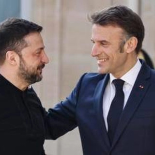 Ucraina, Macron lancia forza di rassicurazione. Sanzioni contro Russia restano
