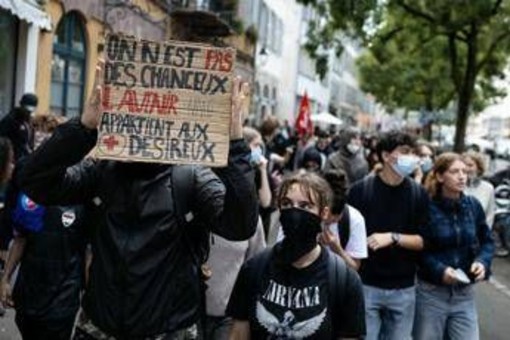 Francia, continua la protesta degli studenti: 600 arresti e 40 presidi feriti Francia, continua la protesta degli studenti: 600 arresti e 40 presidi feriti