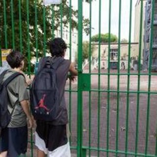 Aggressioni a scuola, non solo la prof accoltellata a Roma: docenti nel mirino, molti casi analoghi in questi anni