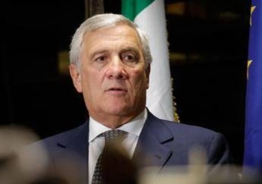 Russia e guerra ibrida, Tajani: "Italia non è al riparo dalle minacce". L'allarme sulle elezioni: "Rischio condizionamenti" Russia e guerra ibrida, Tajani: "Italia non è al riparo dalle minacce". L'allarme sulle elezioni: "Rischio condizionamenti"