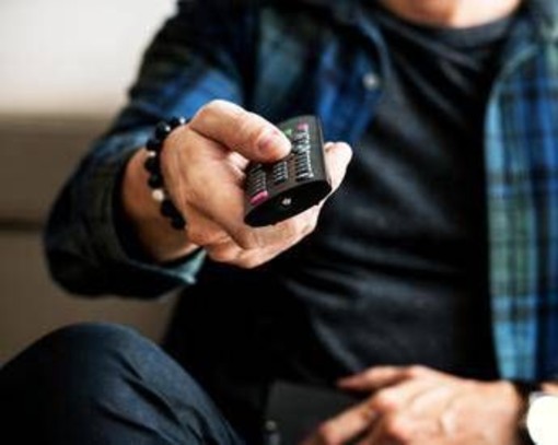 Ascolti tv, vince la replica di 'Montalbano': Floris oltre 11% e 'Belve' 8,8% Ascolti tv, vince la replica di 'Montalbano': Floris oltre 11% e 'Belve' 8,8%