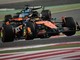 Gp Bahrain, Piastri trionfa con McLaren e Ferrari giù dal podio