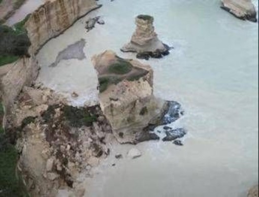 Maltempo in Puglia, crolla l'Arco di Sant'Andrea: era tra i luoghi più suggestivi del Salento