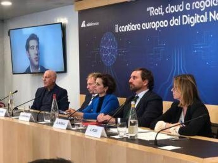 Davanti a sfida Digital Networks Act, l’Italia accelera sul fronte delle reti e del cloud Davanti a sfida Digital Networks Act, l’Italia accelera sul fronte delle reti e del cloud