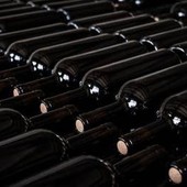 Maxi furto nella cantina Antinori in Toscana, rubate 30mila bottiglie per 5 milioni di euro: caccia alla banda