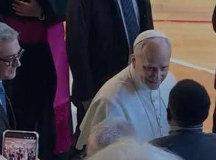 Papa Leone XIV a Ostia: "Qui la violenza esiste e ferisce, non rassegnatevi alla cultura del sopruso"