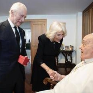 Carlo e Camilla, la benedizione (segreta) di Papa Francesco per l'anniversario