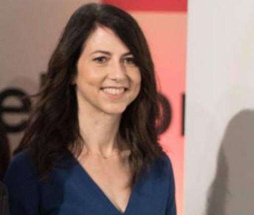 Donazione record da 80 milioni, l'ex moglie di Bezos finanzia università Donazione record da 80 milioni, l'ex moglie di Bezos finanzia università