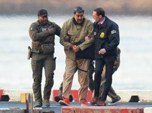 Maduro, il mini-show in aula: "Sono il presidente del Venezuela, mi hanno rapito: sono innocente" Maduro, il mini-show in aula: "Sono il presidente del Venezuela, mi hanno rapito: sono innocente"