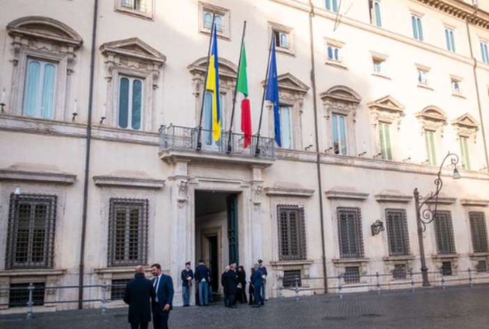 Governo proroga sconto accise e approva decreto per continuità impianti ex Ilva Governo proroga sconto accise e approva decreto per continuità impianti ex Ilva