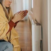 Riscaldamenti, quando si accendono i termosifoni a Roma e Napoli: il calendario delle zone climatiche
