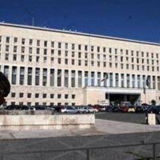 Egitto, in fiamme nave da crociera. Anche italiani a bordo: sarebbero in buone condizioni