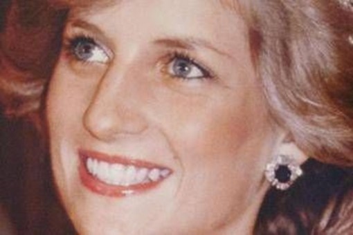 A fuoco 'Althorp House', la casa d'infanzia della principessa Diana