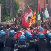 Biennale Arte, scontri tra polizia e pro Pal a Venezia. Serrata anti-Israele, chiusi 20 padiglioni