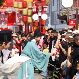 Cina, in crescita i consumi per la Festa nazionale