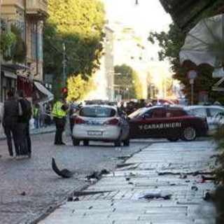 Auto sulla folla a Modena, gravi ma stabili le condizioni di quattro feriti Auto sulla folla a Modena, gravi ma stabili le condizioni di quattro feriti