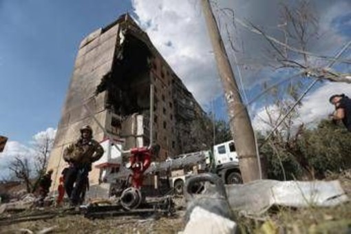 Ucraina, Casa Bianca: &quot;Trump ancora al lavoro per incontro Putin-Zelensky&quot;