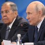 Russia, Putin: "Nessun attacco all'Ue". Lavrov ribalta la minaccia: "Guerra breve se Europa ci colpisce"