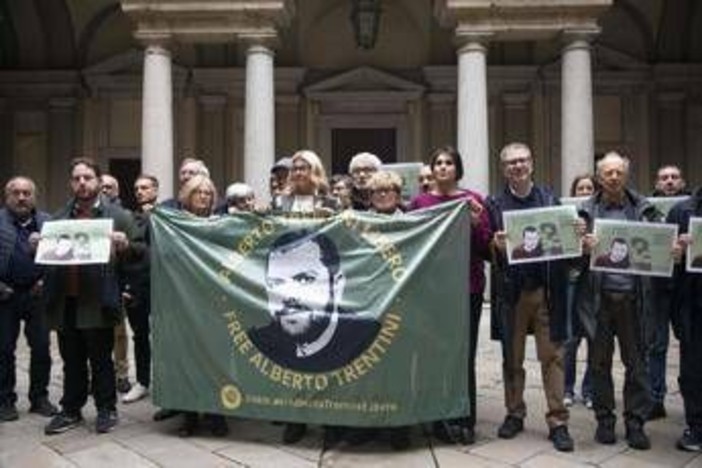 Alberto Trentini da un anno in carcere in Venezuela, la madre: "Il governo si è speso poco per mio figlio" Alberto Trentini da un anno in carcere in Venezuela, la madre: "Il governo si è speso poco per mio figlio"