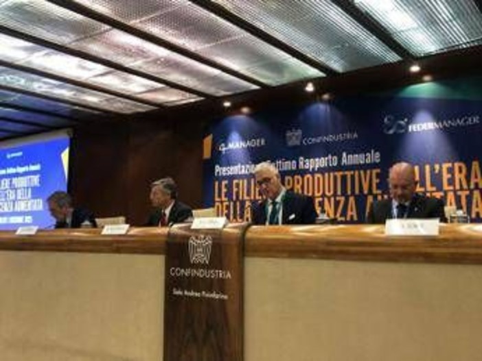 Osservatorio 4.Manager: "Italia delle filiere vale 2.600 miliardi, competitività si misura anche su conoscenza" Osservatorio 4.Manager: "Italia delle filiere vale 2.600 miliardi, competitività si misura anche su conoscenza"