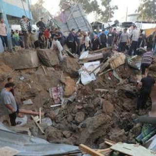 Gaza, Wafa: &quot;All'alba di oggi 22 morti in raid di Israele nella Striscia&quot;