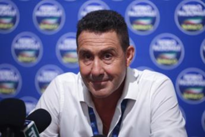 Vannacci: "Femminicidio non esiste, contrario a reato specifico: sono omicidi come tutti gli altri" Vannacci: "Femminicidio non esiste, contrario a reato specifico: sono omicidi come tutti gli altri"
