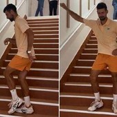 Djokovic come Michael Jackson al Roland Garros, moonwalk dopo la vittoria Djokovic come Michael Jackson al Roland Garros, moonwalk dopo la vittoria