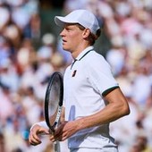 Wimbledon, Sinner sbaglia volée e si dispera: gesto 'insolito' di Jannik Wimbledon, Sinner sbaglia volée e si dispera: gesto 'insolito' di Jannik