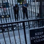Gb, va a ruba kit sopravvivenza e radio a manovella dopo allerta governo su scorta di cibo e acqua Gb, va a ruba kit sopravvivenza e radio a manovella dopo allerta governo su scorta di cibo e acqua