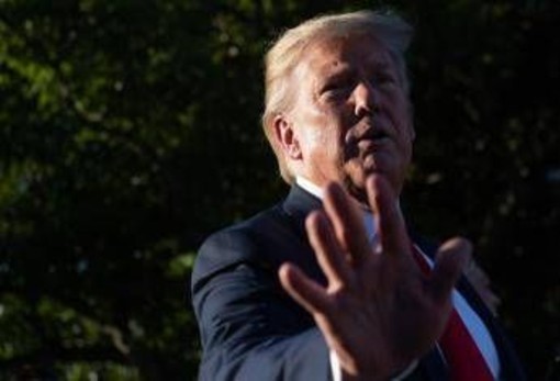 Caso Espstein, Nyt: "Dai documenti sparite accuse di una donna a Trump" Caso Espstein, Nyt: "Dai documenti sparite accuse di una donna a Trump"