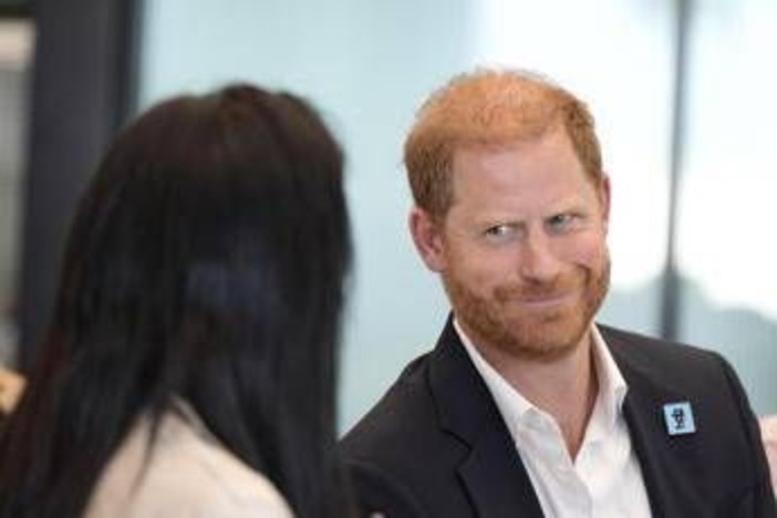&quot;Il re è fantastico&quot;, il commento di Harry dopo il 'vertice di pace' con Carlo