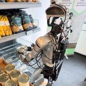 I robot lavorano al supermercato in Danimarca, gli umanoidi tra scaffali e casse I robot lavorano al supermercato in Danimarca, gli umanoidi tra scaffali e casse