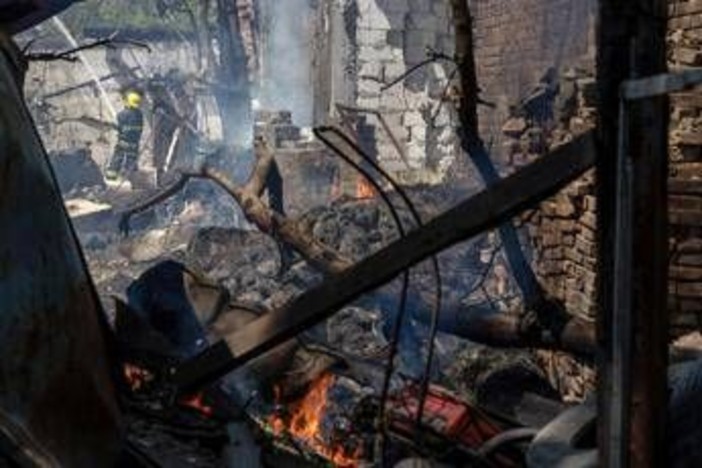 Ucraina, nuovo attacco della Russia contro porto di Odessa: un morto