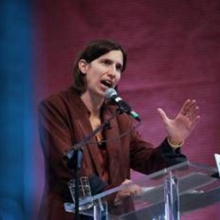 Trump e l'attacco a Meloni, centrodestra fa quadrato. Schlein: "Ferma condanna, sia unanime". Ma Conte e Renzi punzecchiano la premier Trump e l'attacco a Meloni, centrodestra fa quadrato. Schlein: "Ferma condanna, sia unanime". Ma Conte e Renzi punzecchiano la premier