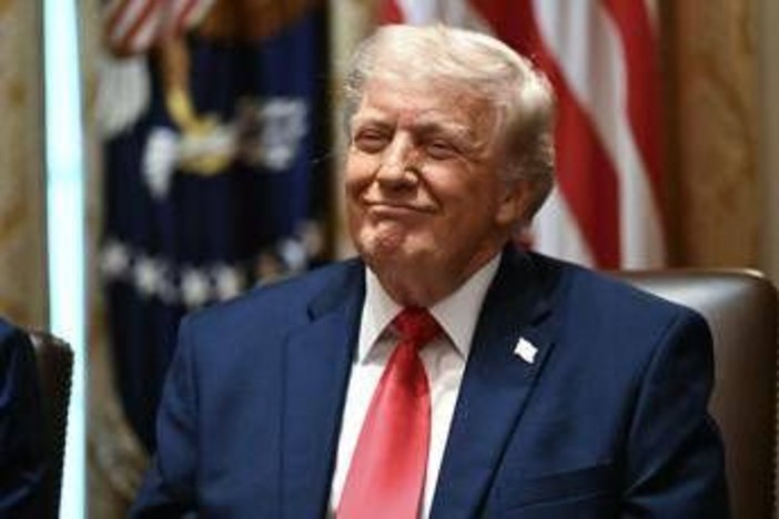 Trump vuole il suo volto stampato sulla banconota da 250 dollari Trump vuole il suo volto stampato sulla banconota da 250 dollari