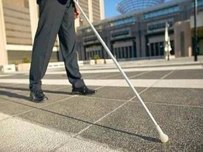 Napoli, si finge cieco per 20 anni: arrestato insieme alla moglie Napoli, si finge cieco per 20 anni: arrestato insieme alla moglie