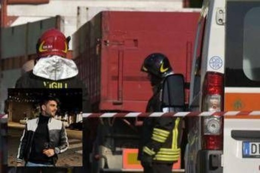 Frontale tra auto e autobotte dei vigili del fuoco nel bergamasco, morto 34enne Frontale tra auto e autobotte dei vigili del fuoco nel bergamasco, morto 34enne