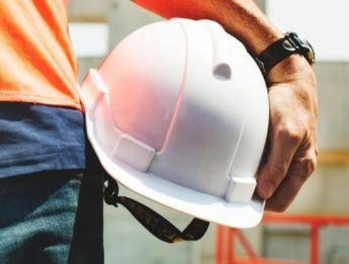 Operaio cade da 10 metri, morto 47enne in provincia di Rovigo Operaio cade da 10 metri, morto 47enne in provincia di Rovigo