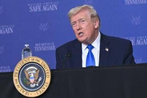 Iran, la 'frenata' di Trump dopo le minacce: cosa è successo? Il dietro le quinte