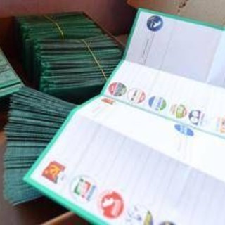 Regionali, Meloni 'blinda' Cirielli in Campania ma scintille Fi-Fdi. Verso civico Lobuono in Puglia Regionali, Meloni 'blinda' Cirielli in Campania ma scintille Fi-Fdi. Verso civico Lobuono in Puglia