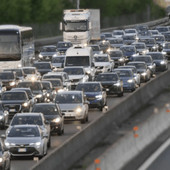 Autostrade, in coda per traffico e cantieri: da oggi scatta il rimborso del pedaggio Autostrade, in coda per traffico e cantieri: da oggi scatta il rimborso del pedaggio