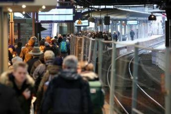 Attacco con coltello alla stazione di Amburgo, 39enne sospetta ammette: &quot;Sono stata io&quot;
