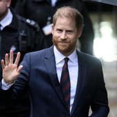 Harry torna a Londra senza Meghan e i figli: la decisione 'last minute' Harry torna a Londra senza Meghan e i figli: la decisione 'last minute'